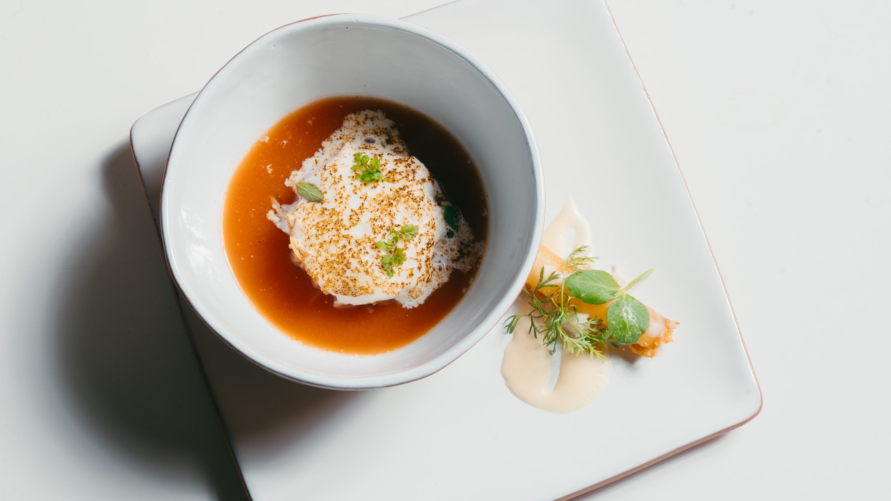 De la mano del chef Billy Maldonado, los comensales emprenden un viaje por uno de los conceptos gastronómicos con mayor arraigo en la cocina mexicana