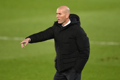 ¡Maestro de élite! Zidane se perfila para dirigir a Edson Álvarez en el Fenerbahçe