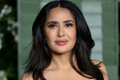 ¿Por qué lo hizo? Fans de Salma Hayek reaccionan al “arreglito” que se hizo la actriz mexicana