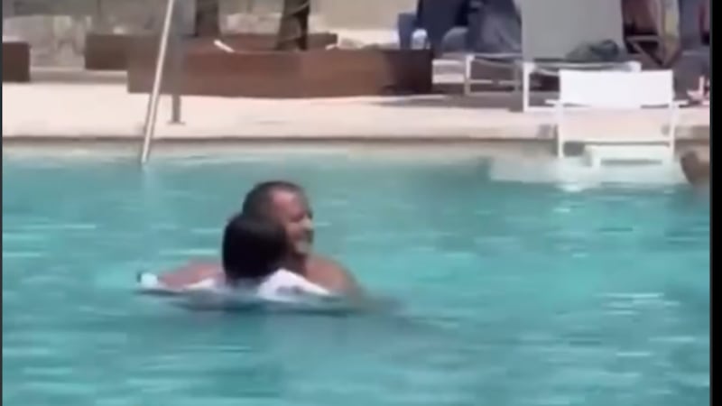 Video muestra a hijo AMLO en hotel de lujo en Cozumel
