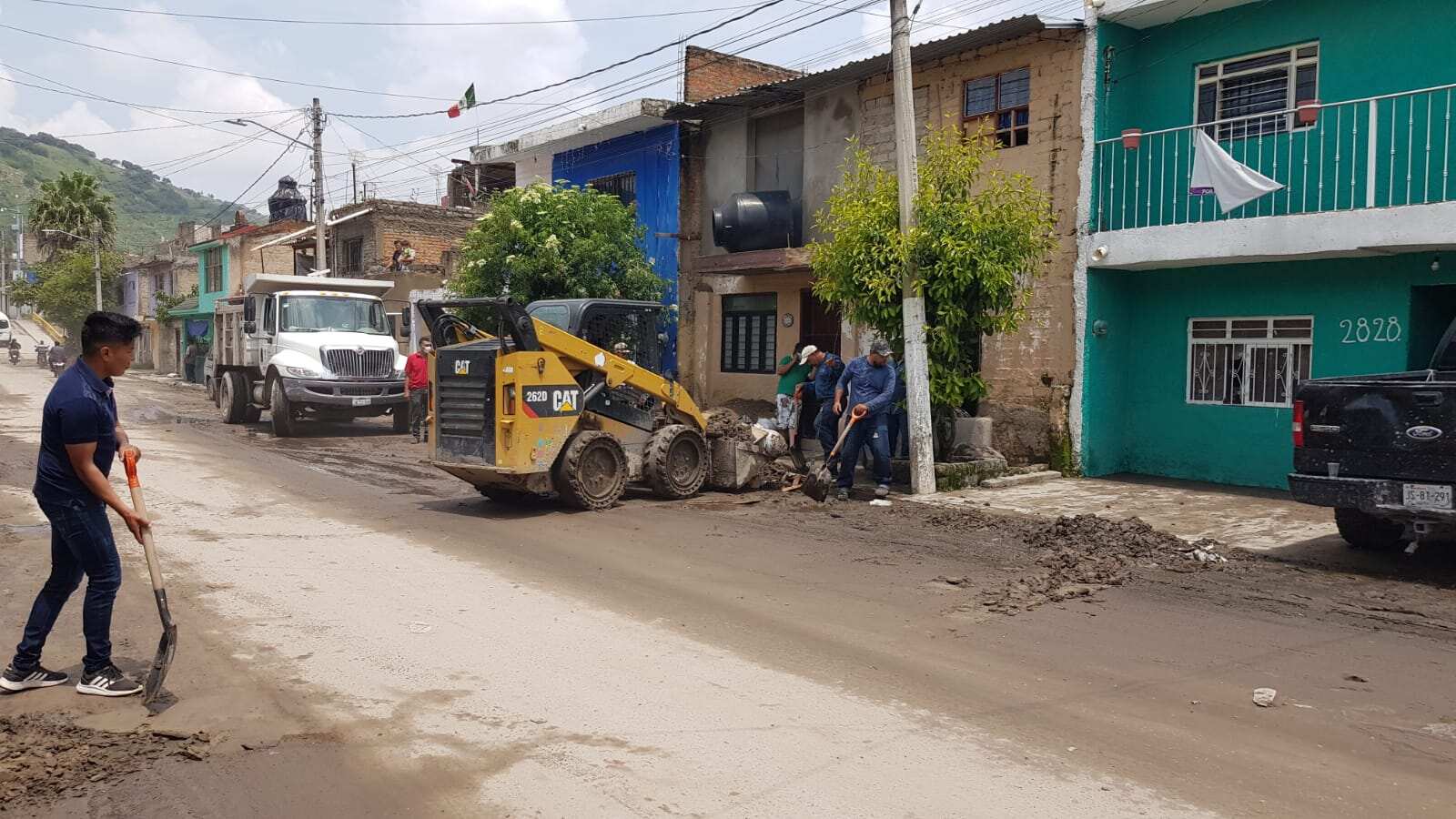 A la par de las 72 casas en riesgo, se han emitido apercibimientos a otras dos mil 500 viviendas en riesgo.