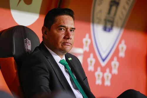 Moisés Muñoz reaparece y revela la causa de su hospitalización de emergencia