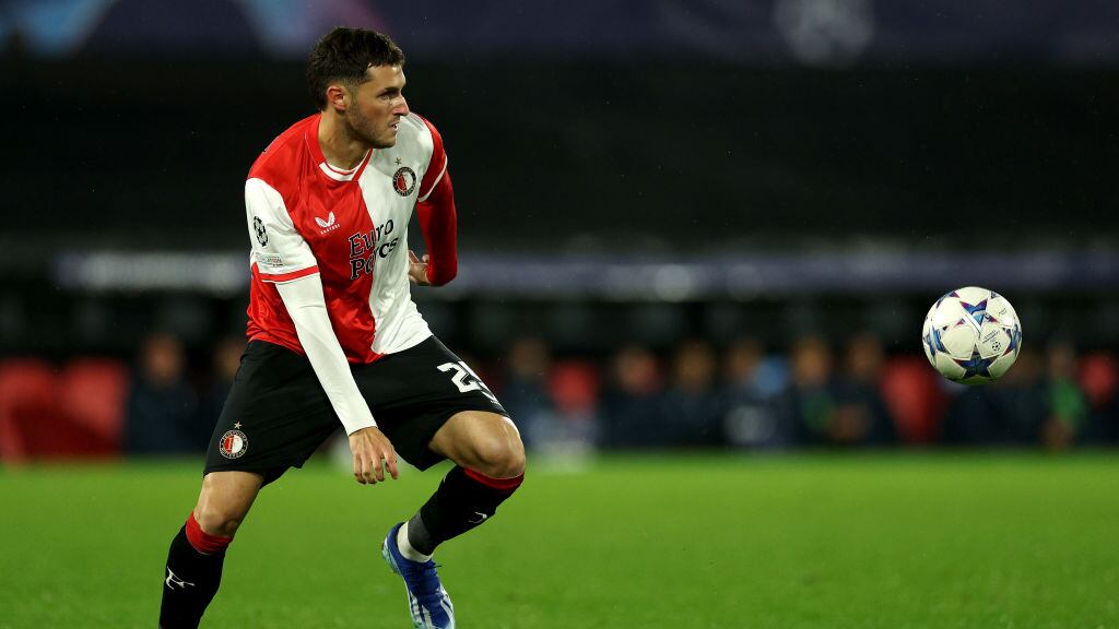 Santiago Giménez es el goleador de la Eredivisie.