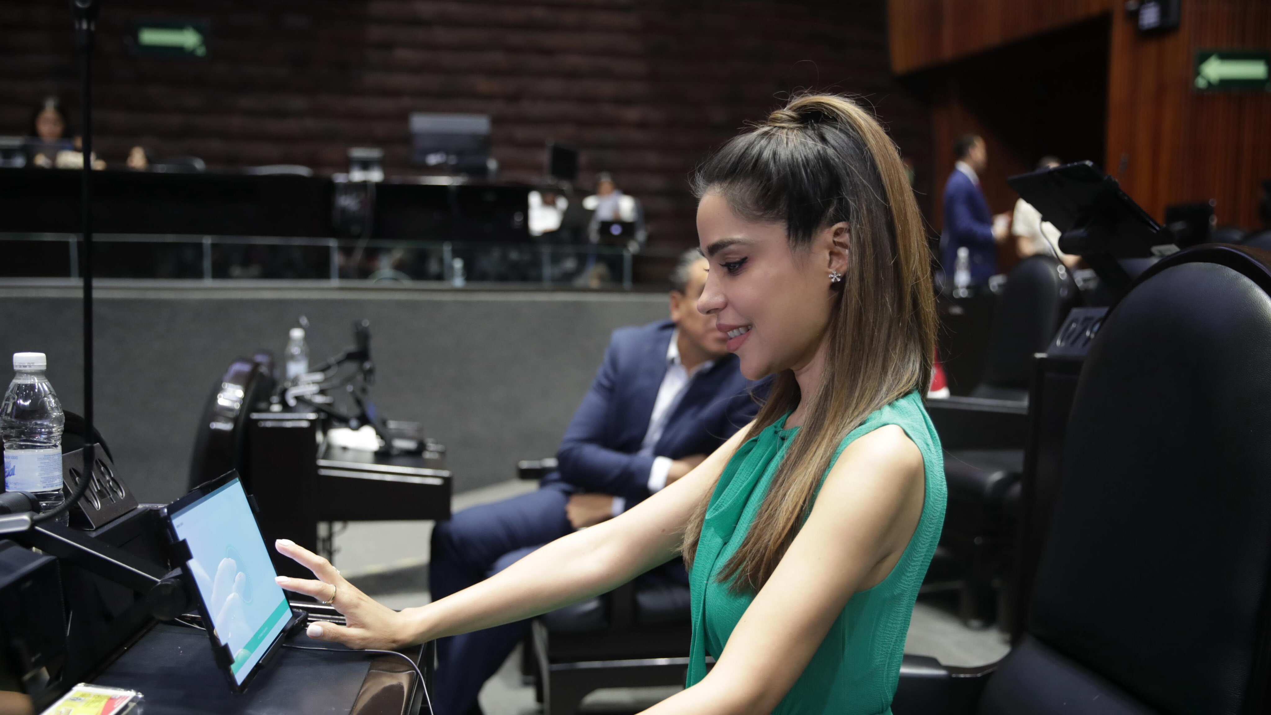 Diputada Diana Karina Barreras y Sergio Gutiérrez Luna enfrentan críticas por gastos millonarios