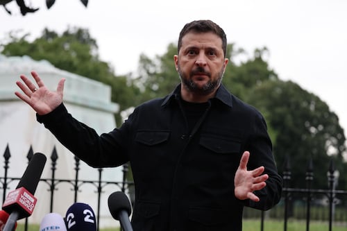 Ucrania detiene a exministro de Energía que intentaba huir del país por acusaciones de corrupción