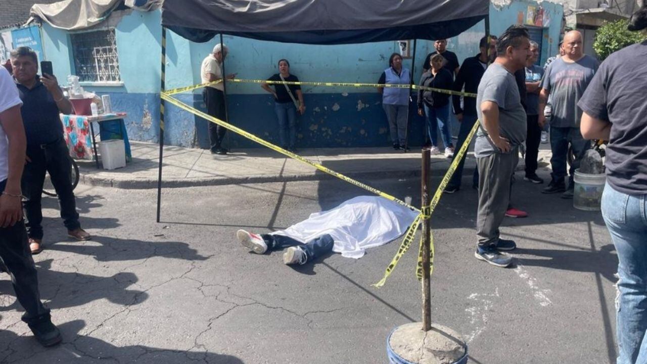 Riña en Iztapalapa: Muerte de adulto mayor genera enfrentamiento con policías