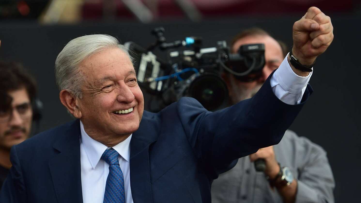 El presidente Andrés Manuel López Obrador (AMLO) encabeza el ‘AMLOFest’ en el Zócalo de la Ciudad de México.