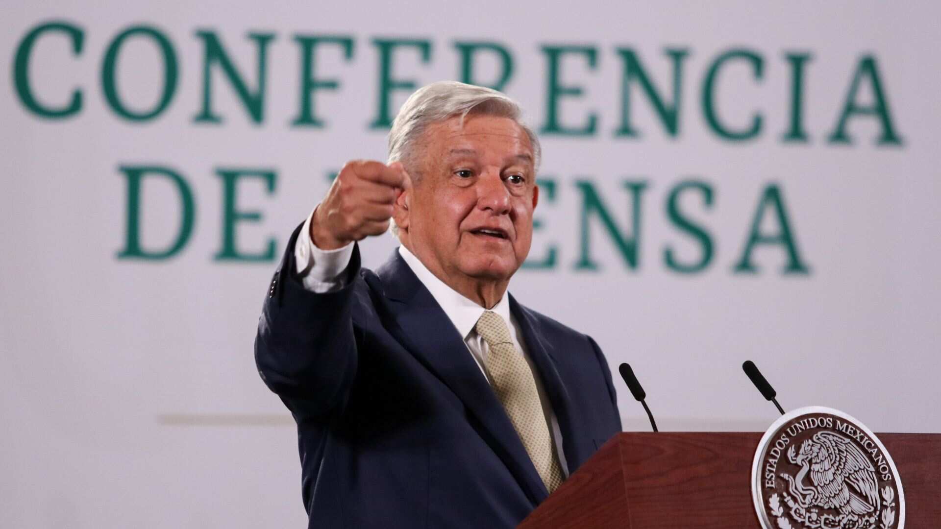 AMLO.