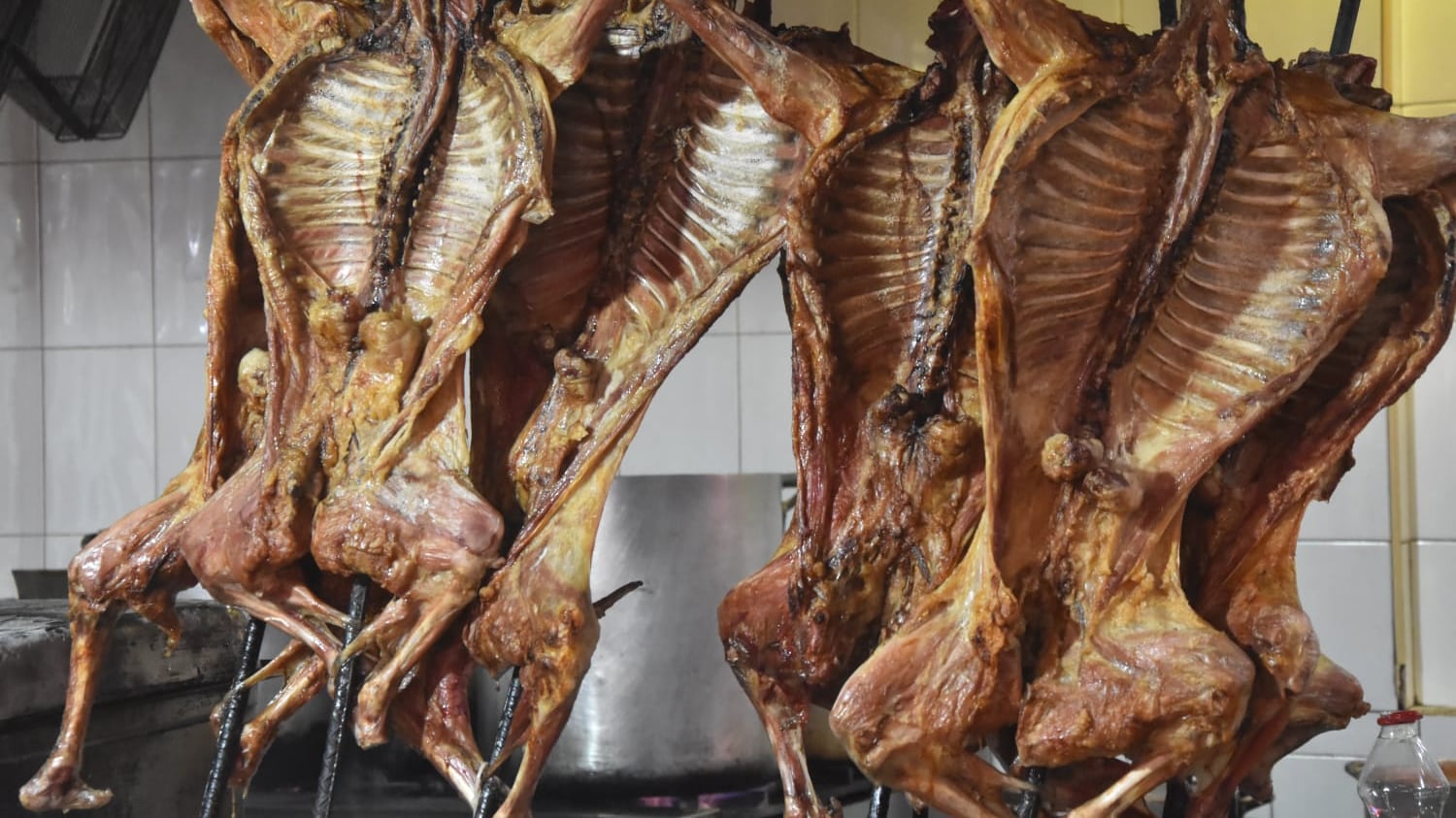 Además de la falta de producto el precio del cabrito se encareció.