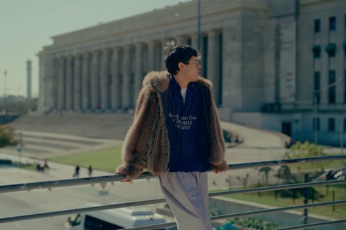 Kendall Peña estrena, junto a Esteman, el adelanto de su próximo álbum Hotel 506