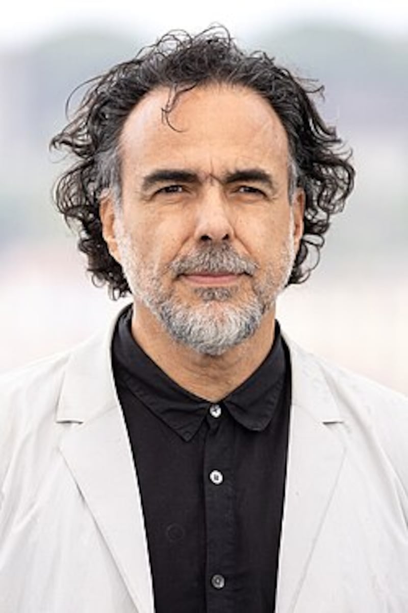 El cineasta Alejandro González Iñárritu ha construido una de las filmografías más reconocidas e intensas del cine contemporáneo. Sus películas suelen ser intensas, emocionales y visualmente impactantes. Foto: Wikipedia.