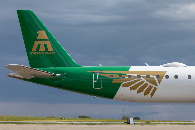 Mexicana de Aviación recibe primer avión de los 20 que compró en Brasil