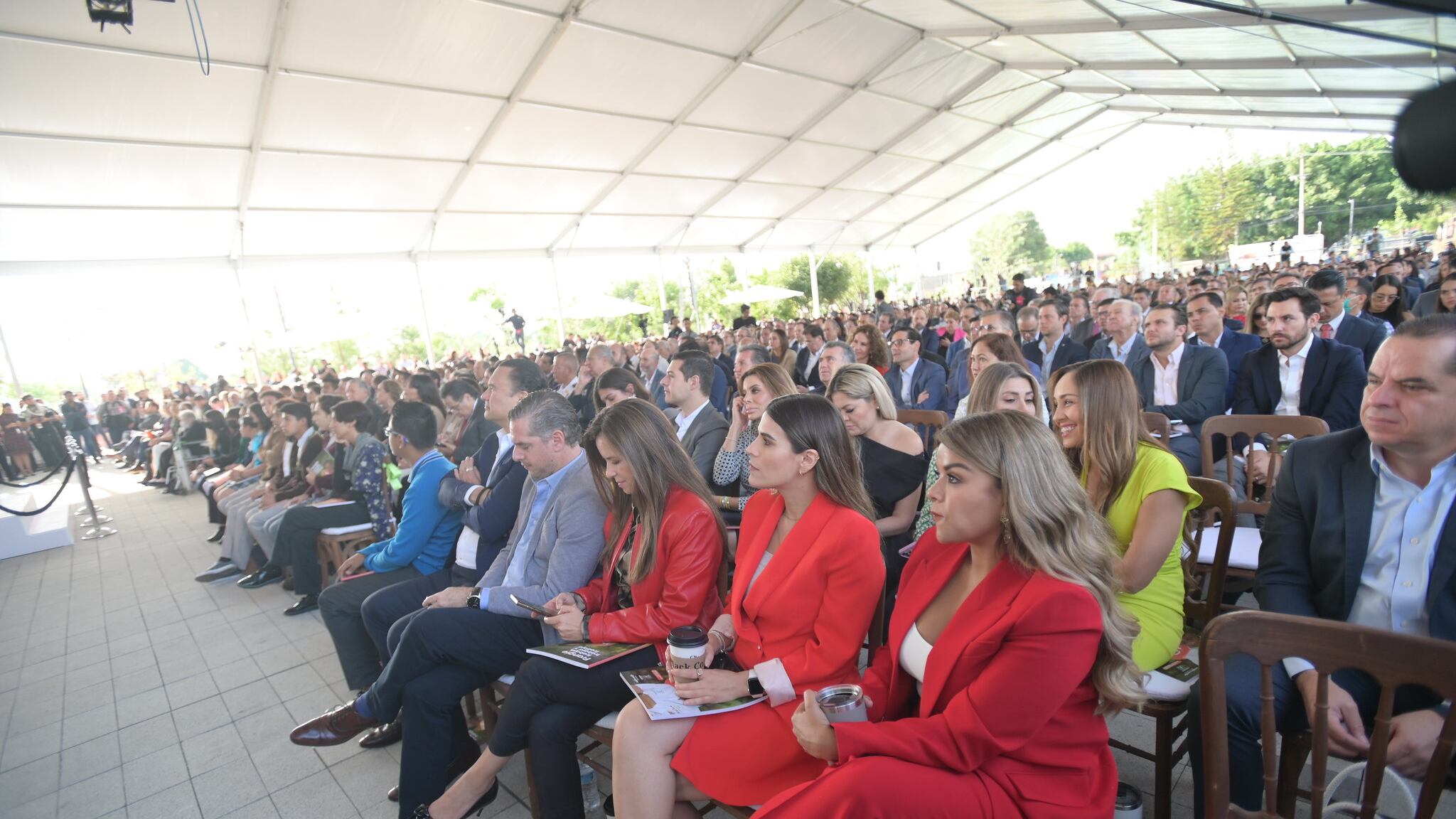 Retornaron los grandes eventos con pasarelas de políticos y empresarios, actos que se perdieron a causa de la pandemia por el Covid-19.