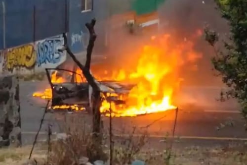 Filtran impactante video de auto en llamas en la Carretera México - Cuernavaca; ¿fue por la muerte de ‘El Mencho’?
