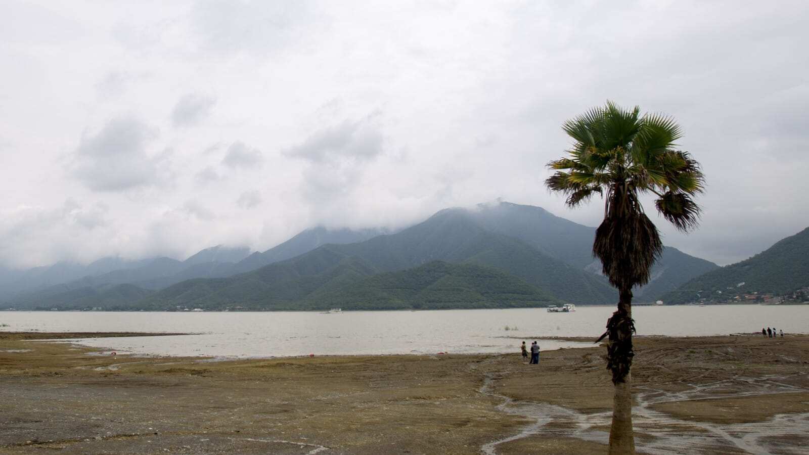 Al embalse se le está sacando alrededor de 3 mil 700 litros por segundo.