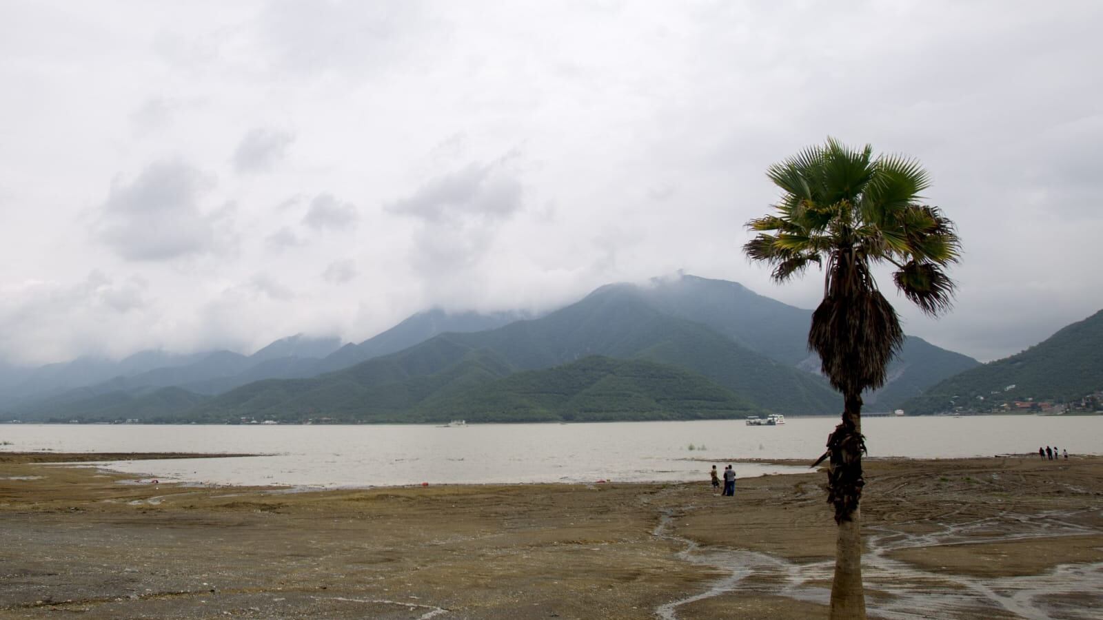 Al embalse se le está sacando alrededor de 3 mil 700 litros por segundo.