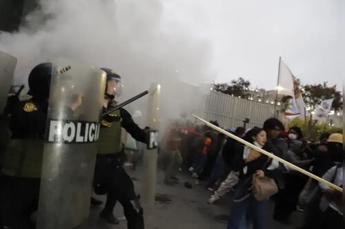 Embajada de México en Perú lanza alerta a mexicanos ante protestas sociales
