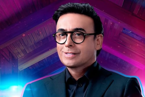 ¿Adal Ramones será sustituido como conductor de ‘La Granja VIP’? Lo llaman a junta por errores