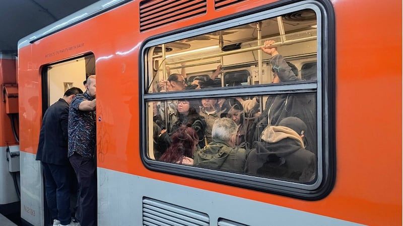 ¿Mal servicio en el Metro de la CDMX? Esta es la insólita razón que provocó un rescate en zona de vías
