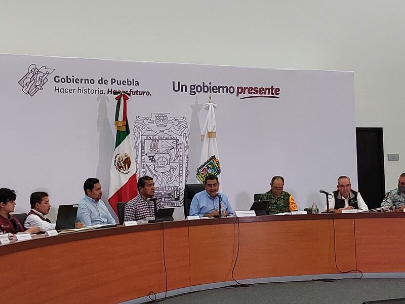 Anuncian la emisión de decretos para salvaguardar la integridad física de los poblanos.