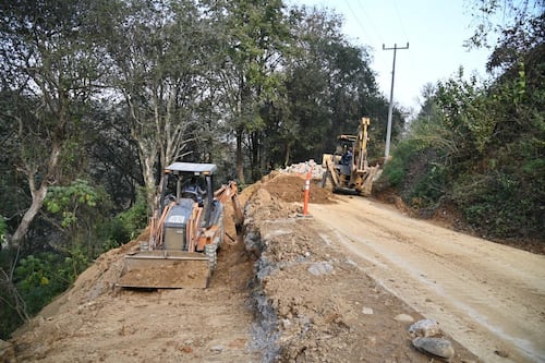 Finalizará en abril reconstrucción de caminos dañados por lluvias en la Sierra