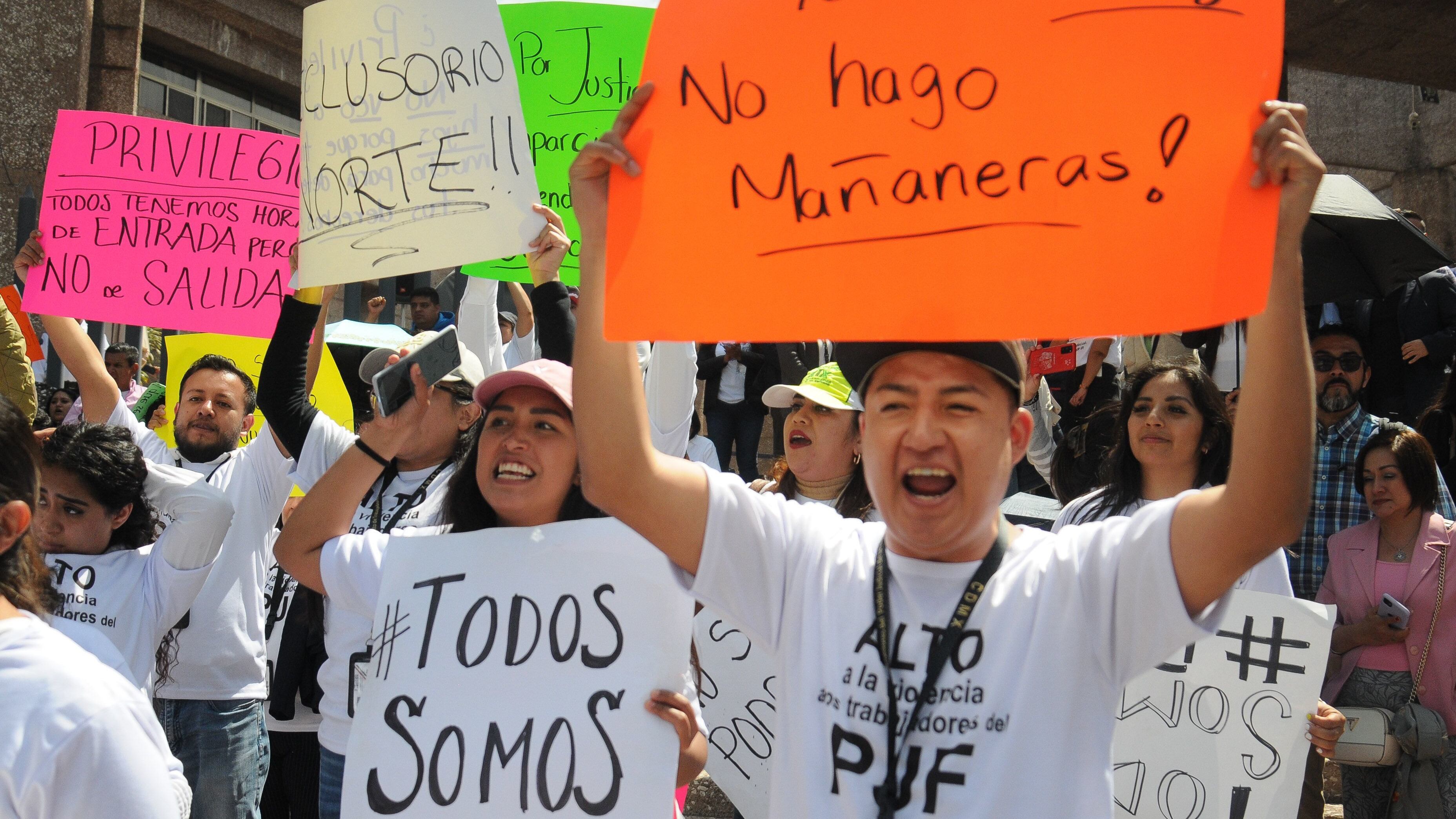 CIUDAD DE MÉXICO, 18OCTUBRE2023. - Los trabajadores sindicalizados del Poder Judicial reprochan los dichos del presidente de México, Andrés Manuel López Obrador, luego de que anunciarán qué podrían entrar en huelga. FOTO: DANIEL AUGUSTO /CUARTOSCURO.COM