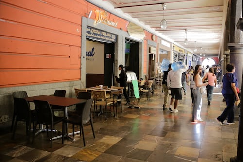 Detienen a cuatro inspectores en Puebla por presunta extorsión a restauranteros