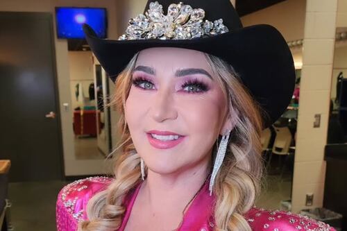 Alicia Villarreal presenta a su nuevo novio y es un influencer 11 años más joven que ella