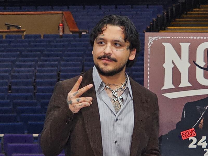 El cantante charló con la prensa