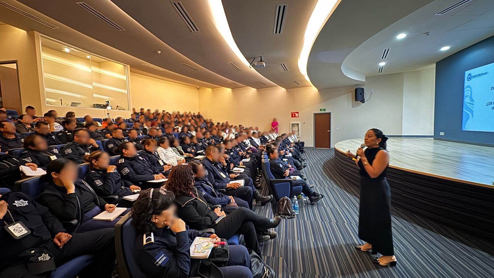 Policías de Guanajuato recibirán capacitación especializada ante la Alerta de Violencia de Género.