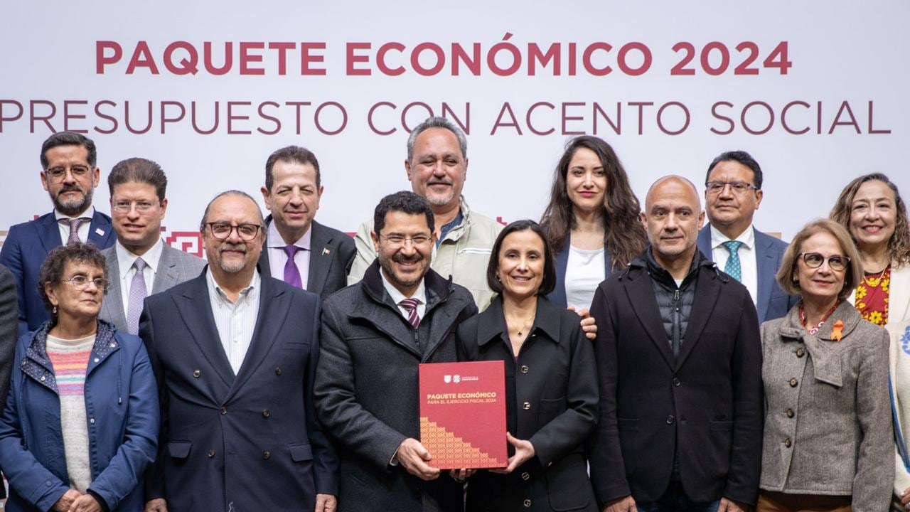 Gobierno capitalino presenta Paquete Económico 2024.