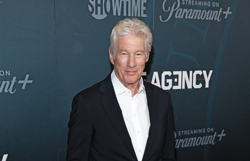 NUEVA YORK, NUEVA YORK - 21 DE NOVIEMBRE: Richard Gere asiste a The Agency | Estreno en Nueva York el 21 de noviembre de 2024 en la ciudad de Nueva York. (Foto de Dimitrios Kambouris/Getty Images para Paramount+)