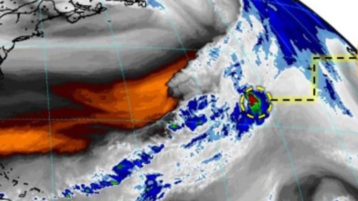 Ciclón tropical Leslie se debilita, pero fuertes lluvias y tormentas impactarán a México