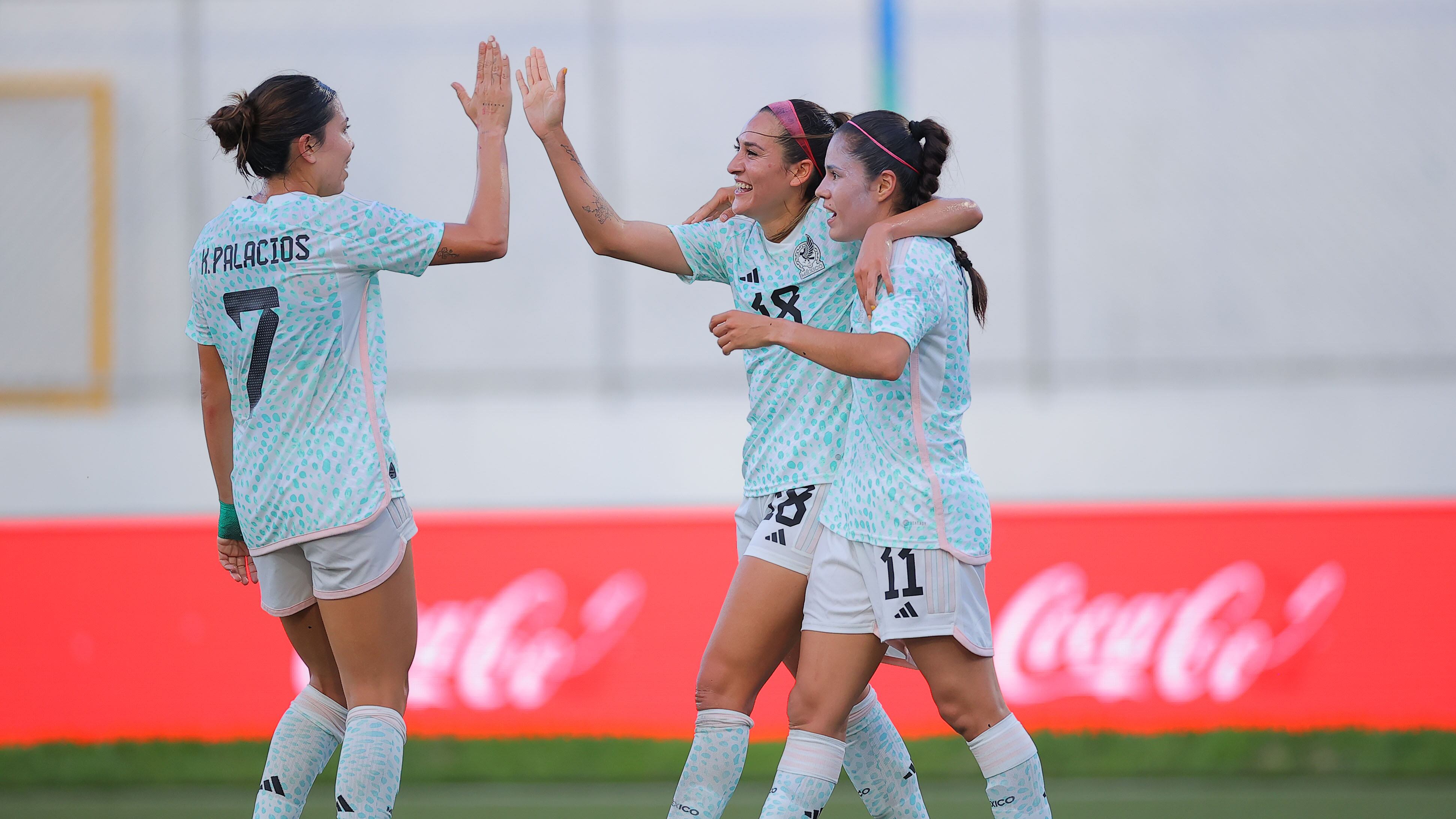 El Tri Femenil goleó 4-0 a Puerto Rico.