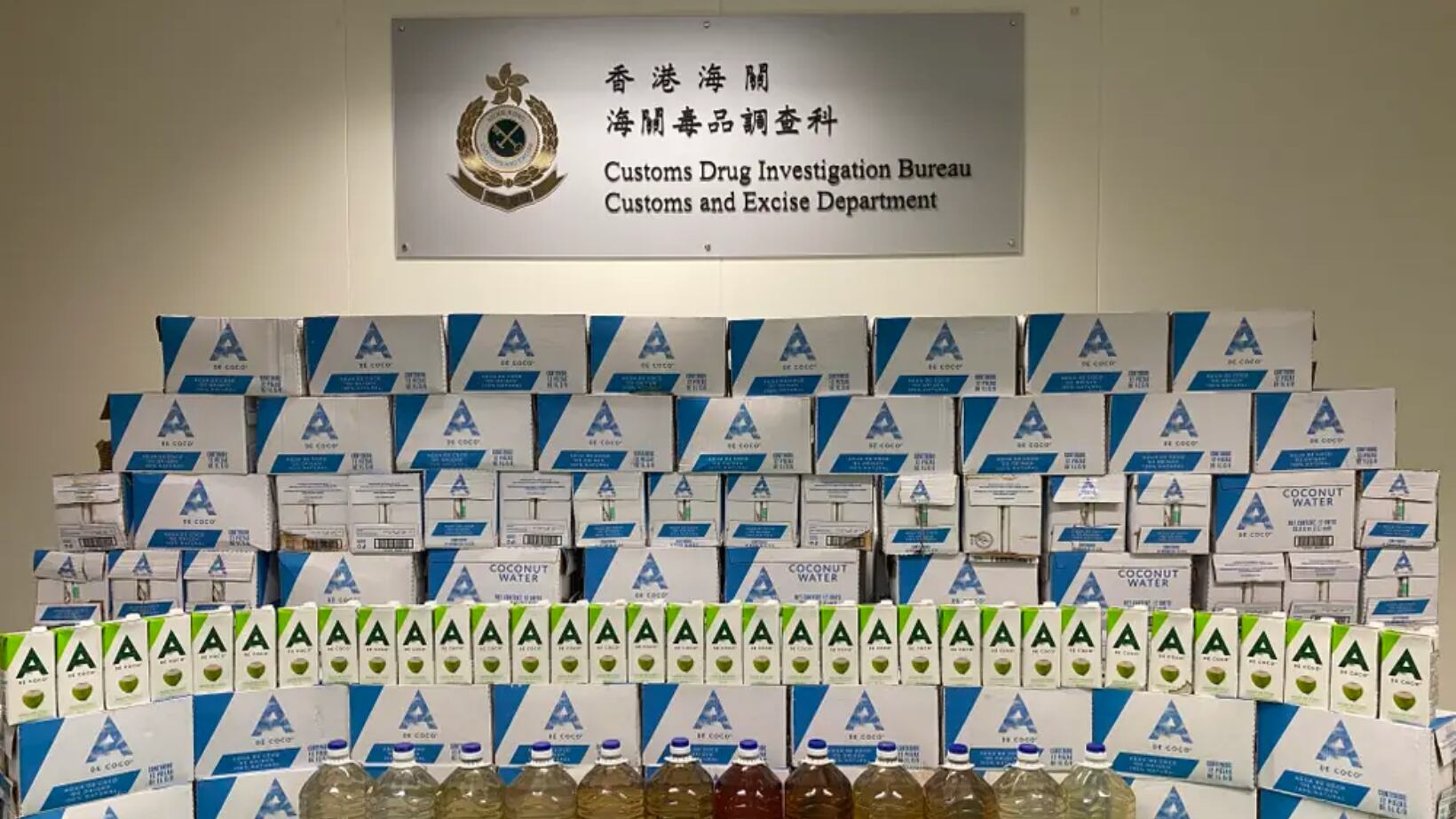 Autoridades australianas decomisaron anfetamina dentro de cartones de agua de coco de marca mexicana