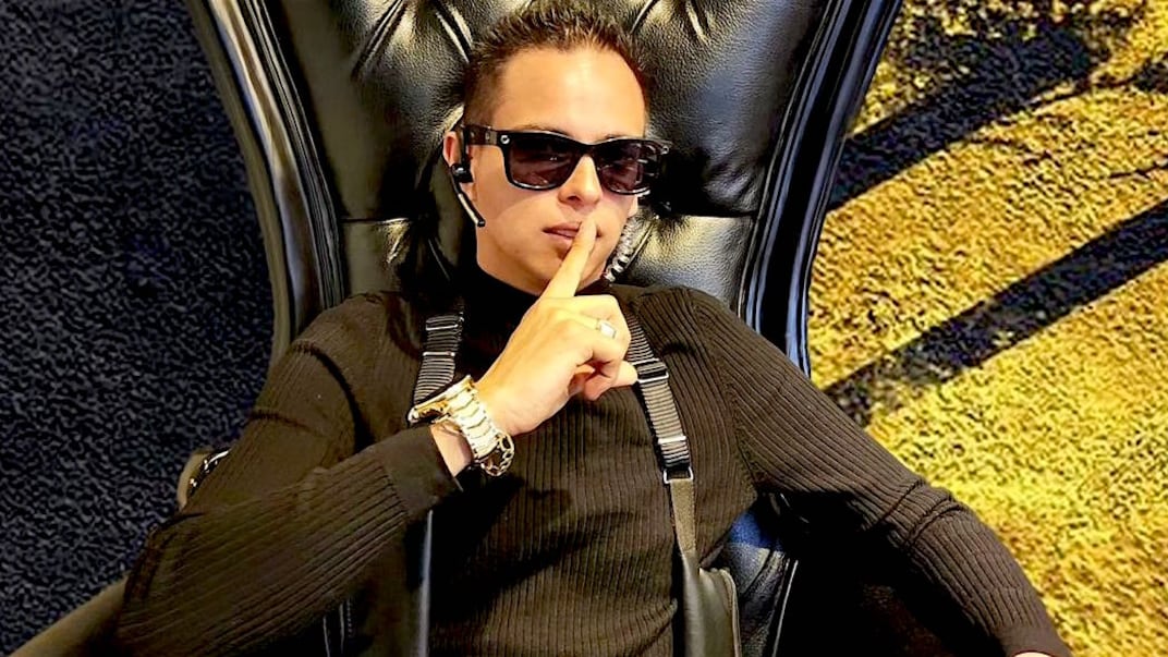 Desata controversia en redes sociales