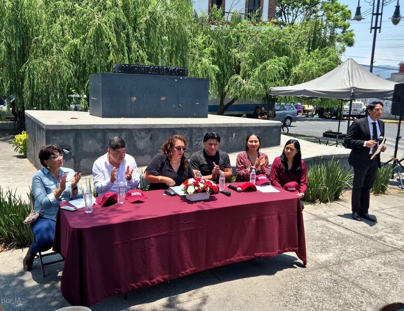 Los exfuncionarios de Xochimilco Suany Villa y Maximino Corrales Ramos anunciaron su salida del PT y denunciaron abusos y violencia por parte de la actual alcaldesa