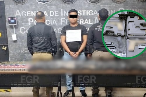 Detienen a hombre que viajaba con armas y más de 2 mil cartuchos en autobús de pasajeros