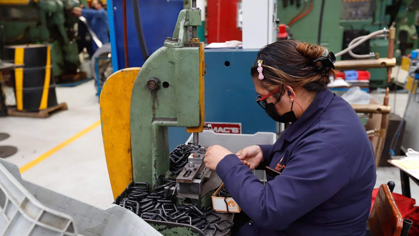 Sufren mujeres para conservar su trabajo en Querétaro: IMCO