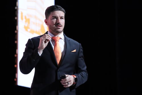 #PolíticaConfidencial: De TikTok a palacio imperial: Samuel García juega a anfitrión global rumbo al Mundial 2026