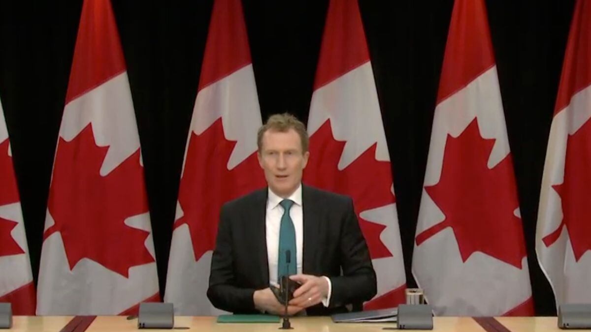 Ministro de Inmigración de Canadá, Marc Miller, oficialisa la visa para los mexicanos.