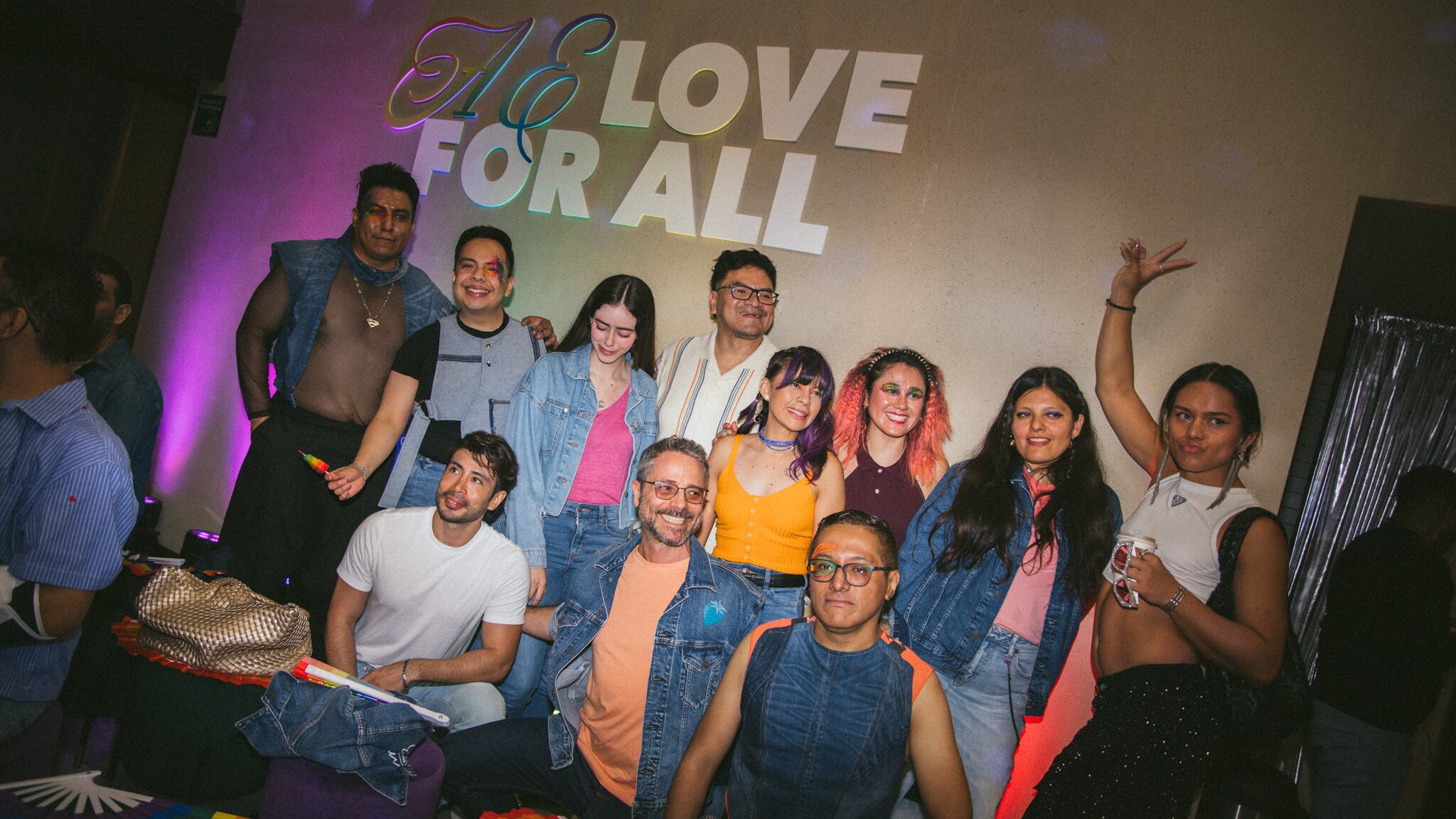 A través de un evento dedicado a la convivencia se dio la presentación de una colección genderless que apoya la diversidad LGBTQ+