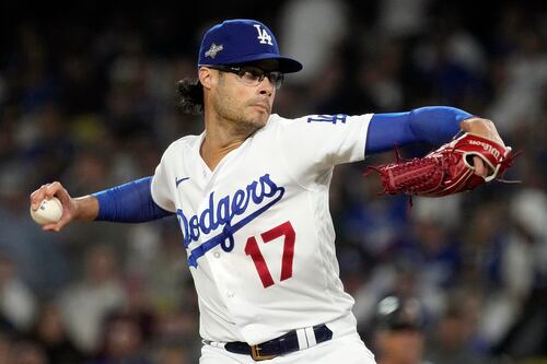 Ohtani le da un regalo increíble a su compañero de equipo a cambio del número 17
