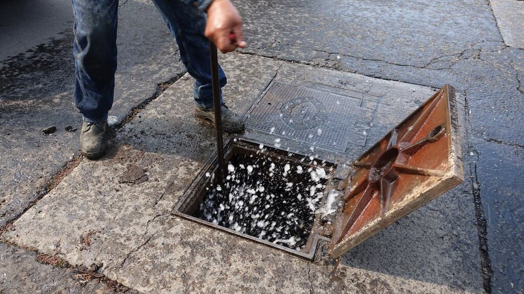 Durante los días santos se realizan trabajos de mantenimiento a las redes hidráulicas para limpieza y trabajos de mantenimiento.