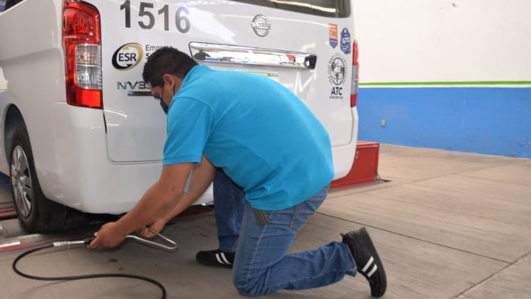 Proponen exigir verificación vigente para sustituir multas de tránsito por trabajo comunitario en León