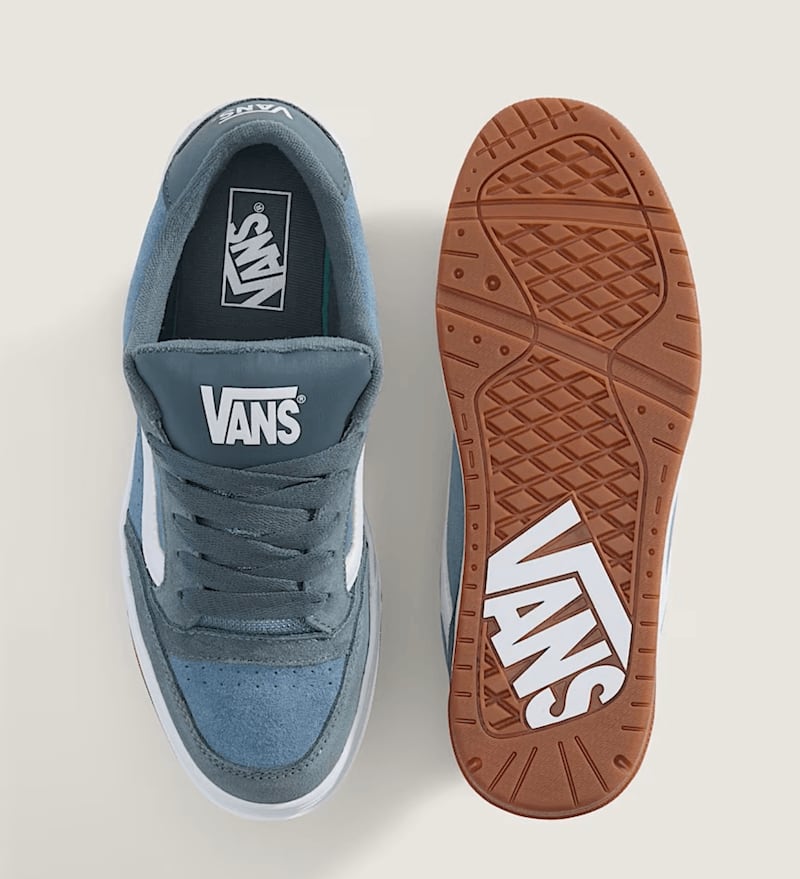 Conoce la historia de modelos icónicos como Adidas Superstar, Puma Speedcat, Nike Cortez y Vans Hyline, y aprovecha para renovar tu colección