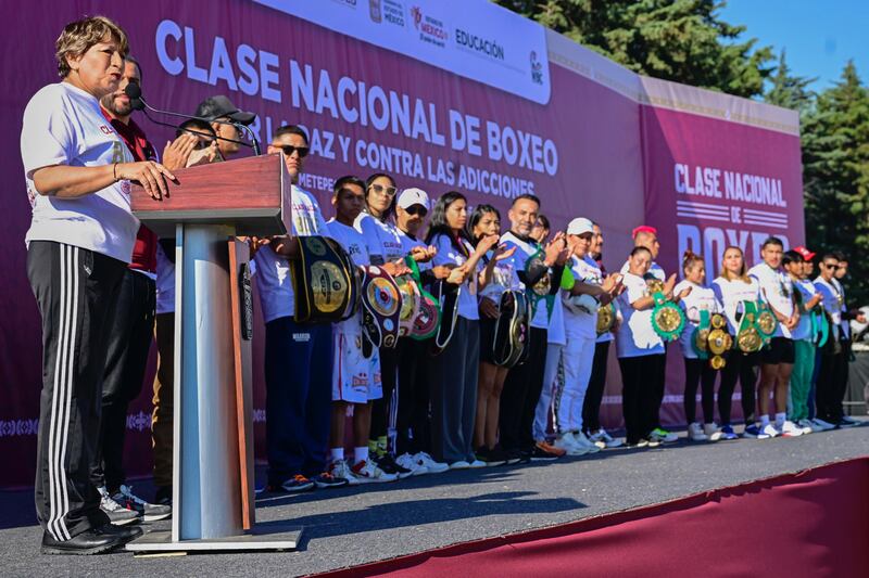 Delfina Gómez encabeza Clase Nacional de Boxeo en Edomex con más de 50 mil participantes