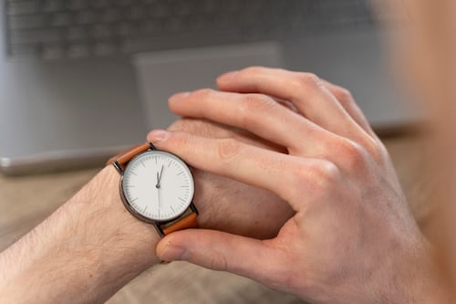 Día de llegar tarde: Por qué se celebra y cuáles son las excusas más comunes