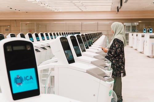 En 2024, pasajeros podrán viajar sin pasaporte al Aeropuerto de Singapur