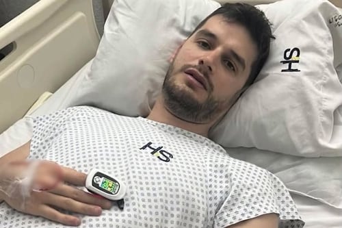 “Vida de comediante”: Hospitalizan a Adrián Marcelo; misteriosa foto genera alarma entre sus fans